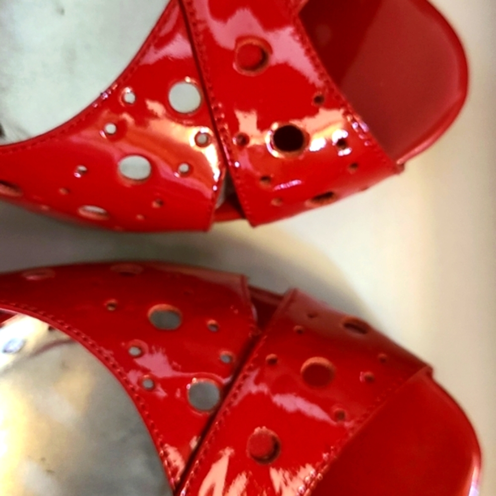 BCBGirls HEELS - Picture 2 of 4